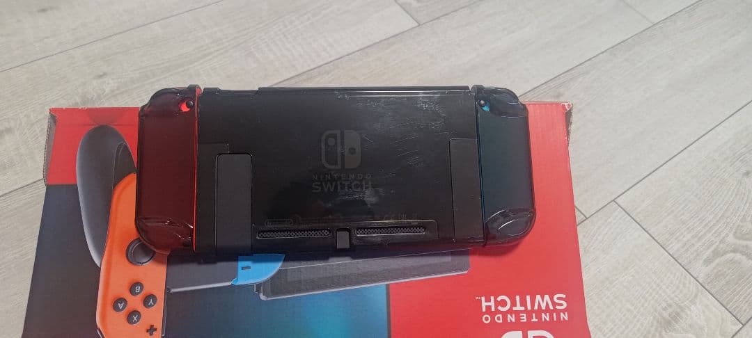 Nintendo Switch 本体 本体カバーとケースとソフト付