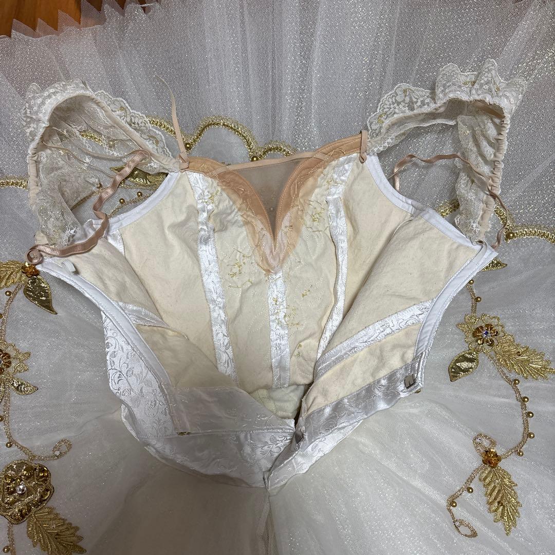 ホワイト バレエドレス 金色刺繍 付属品あり