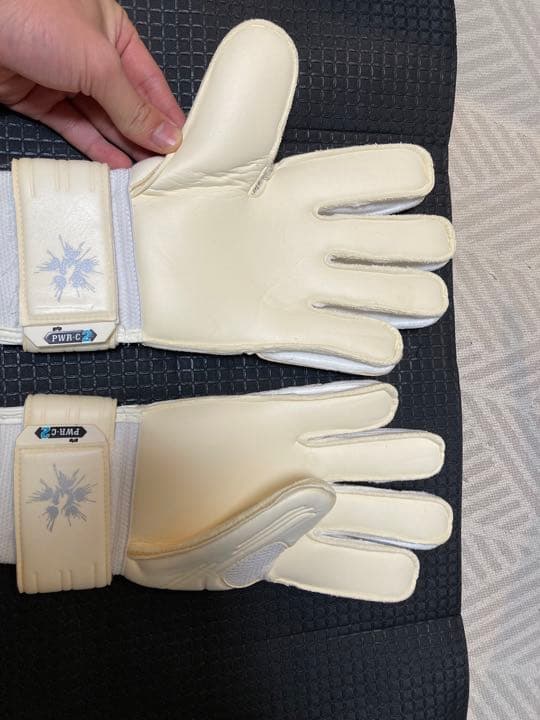 キーパーグローブ　プーマパワーキャット2.10 8号 未使用