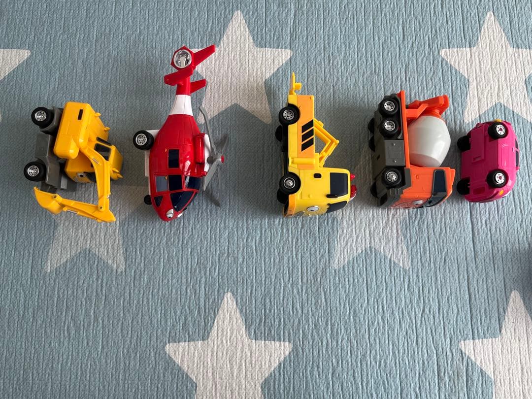 ちびっこバス　タヨ　仲間達　アリス　パット　ハート　スピーディー　ポコ　クリス