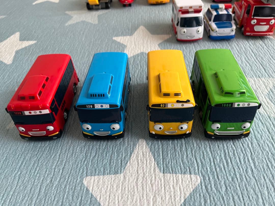 ちびっこバス　タヨ　仲間達　アリス　パット　ハート　スピーディー　ポコ　クリス