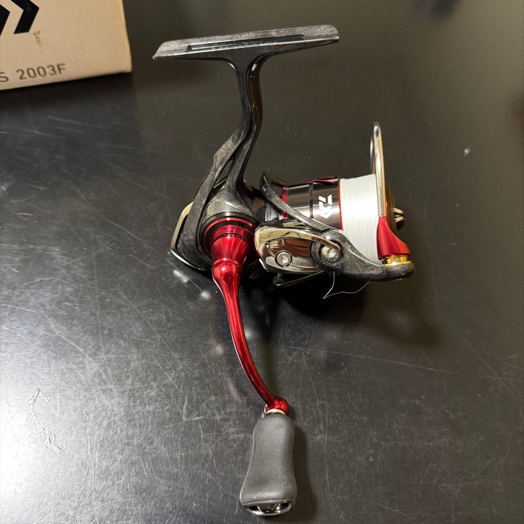 し*い様 （他出品とセット販売可能） 中古美品　ダイワ　17イージス2003F