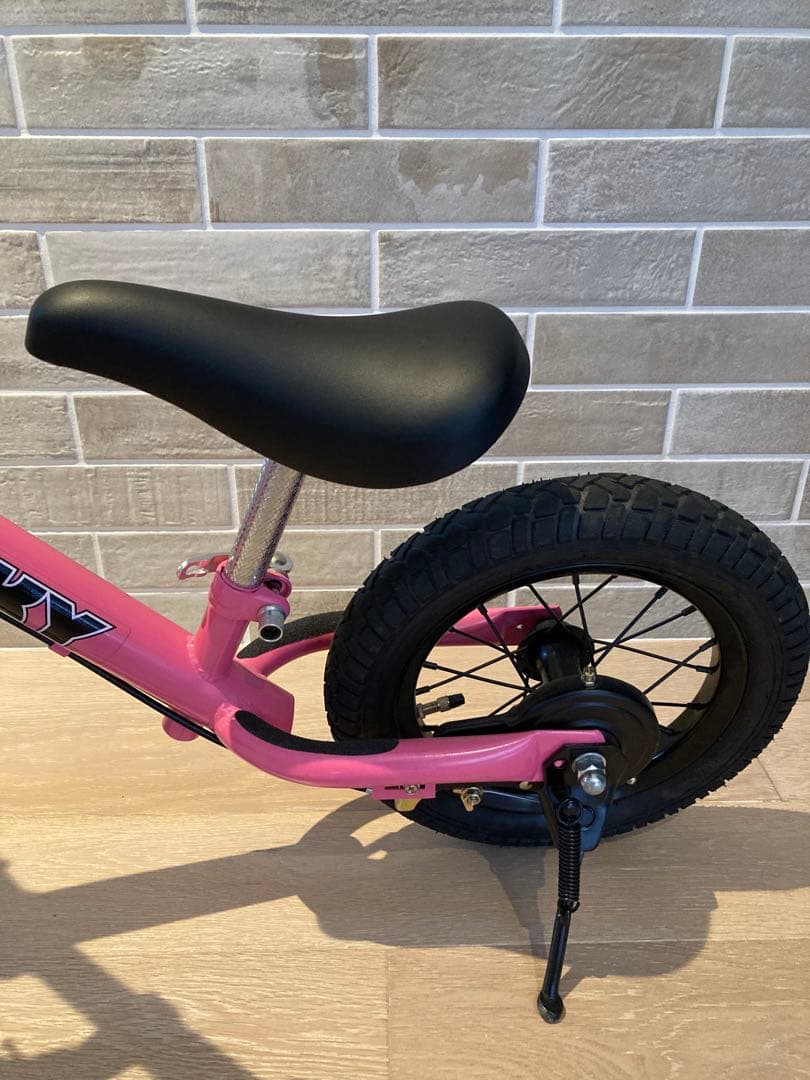 SPARKY スパーキー　キックバイク　ピンク　ブレーキ　スタンド付