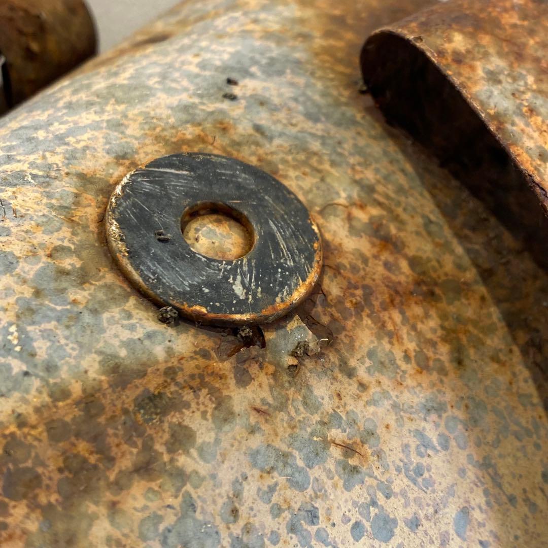 錆びた鉄製の犬のオブジェ マスク型 アンティーク