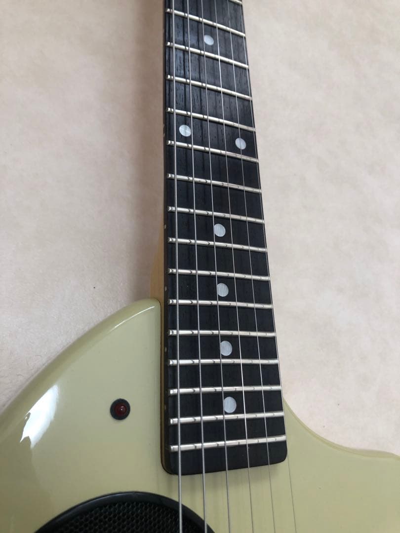 【超美品】ZO-3 グレー アンプ内蔵ミニギター 専用ケース付 ぞーさん