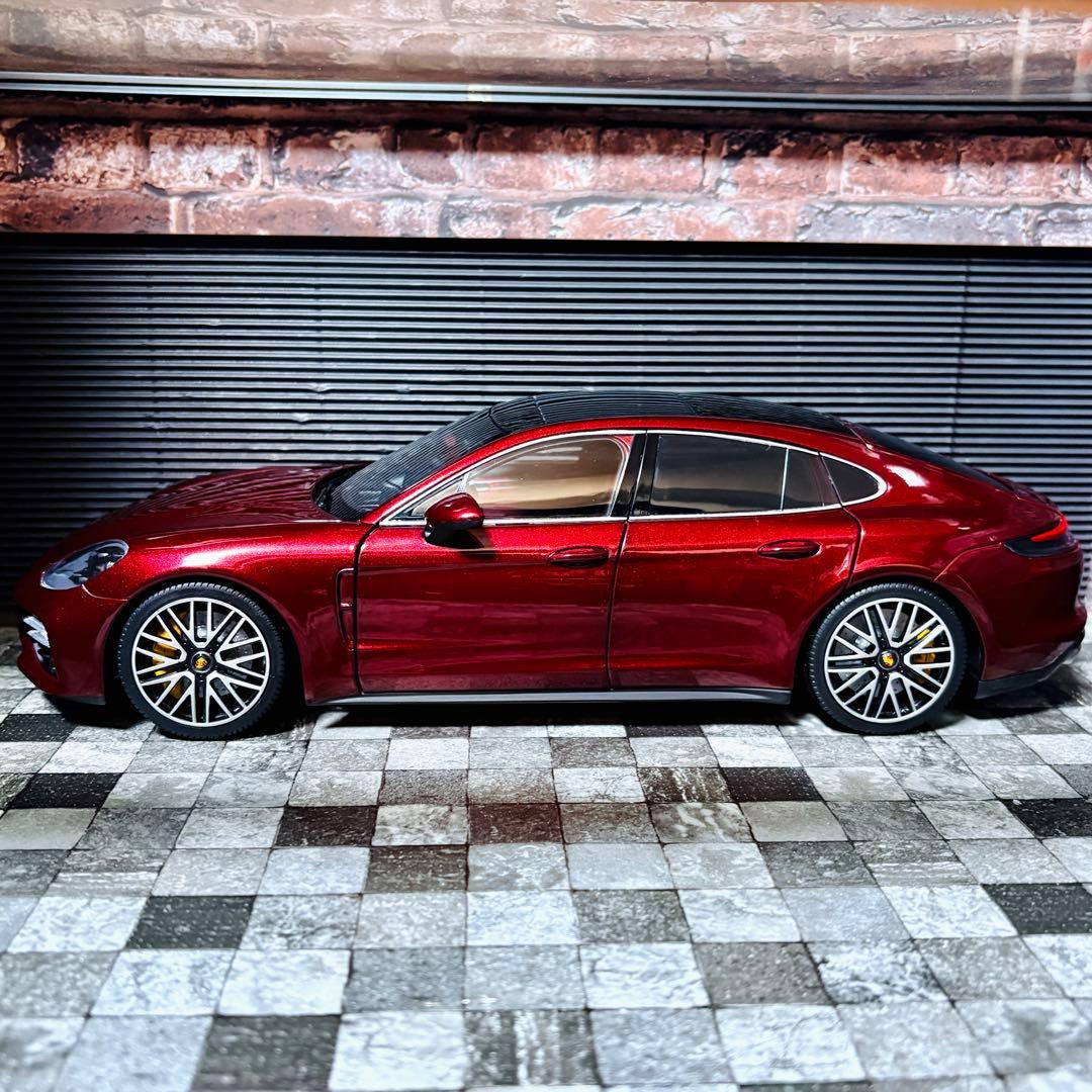 1/18 ミニチャンプス エクスクルーシブ ポルシェ パナメーラ ターボS