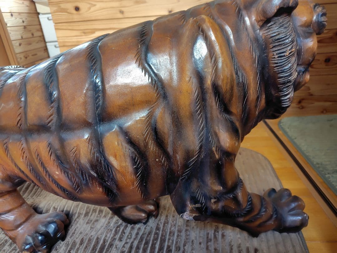 ヨッシー　虎　木彫り　約1m