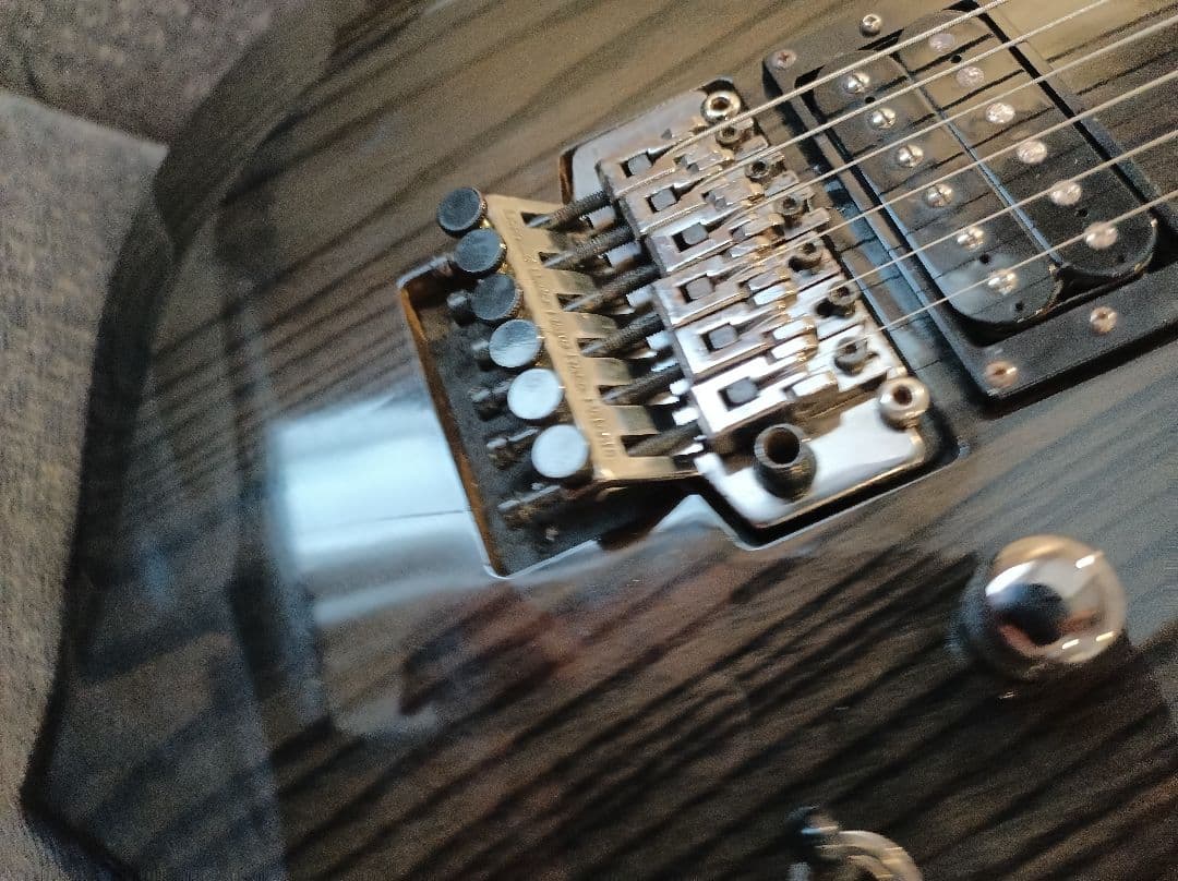 GrassRoots G-FR-62GT フォレスト フロイドローズエレキギター