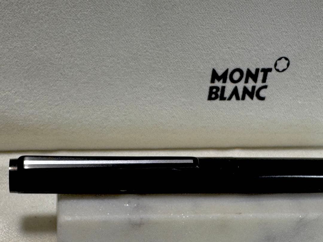 【極美品】モンブラン No1124 万年筆 漆黒ロードナイト鉱加工 万年筆