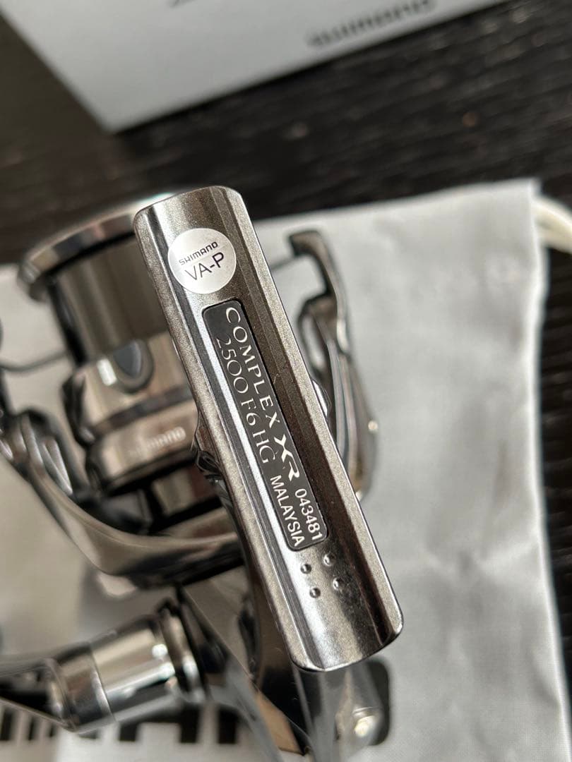 【最安・極美品】シマノ COMPLEX XR 2500F6HGスピニングリール