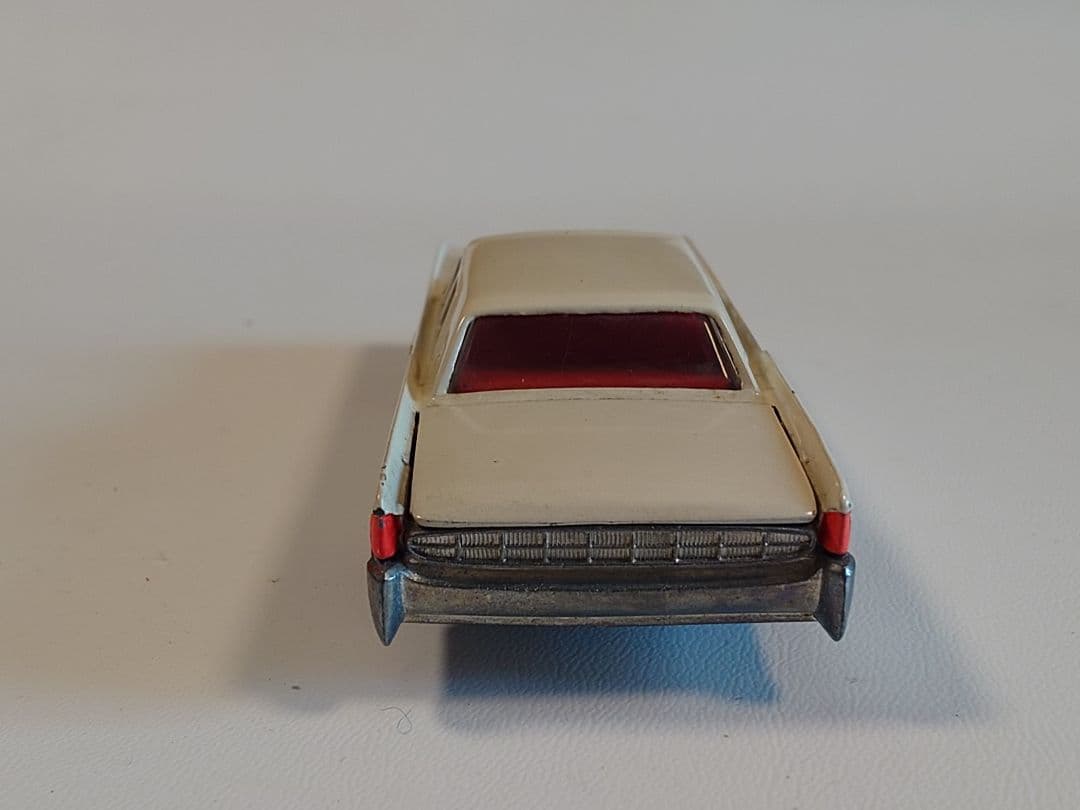 TEKNO NO.829 LINCOLN CONTINENTAL （白）