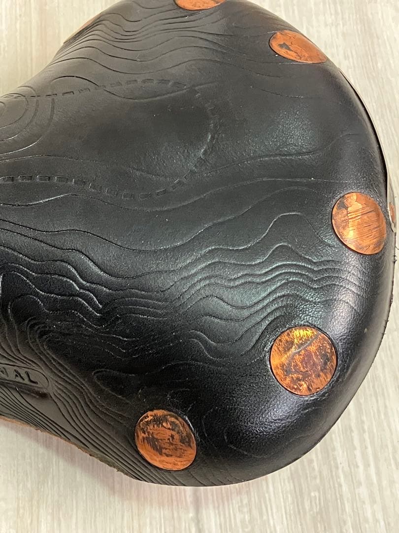 BROOKS ブルックス　限定　黒 レザーサドル 銅リベット付き　B84