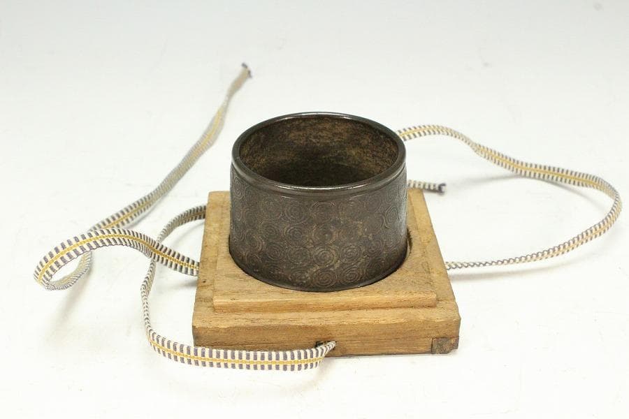 茶道具 古銅 渦模様 蓋置 時代箱 希少(K-XA864)