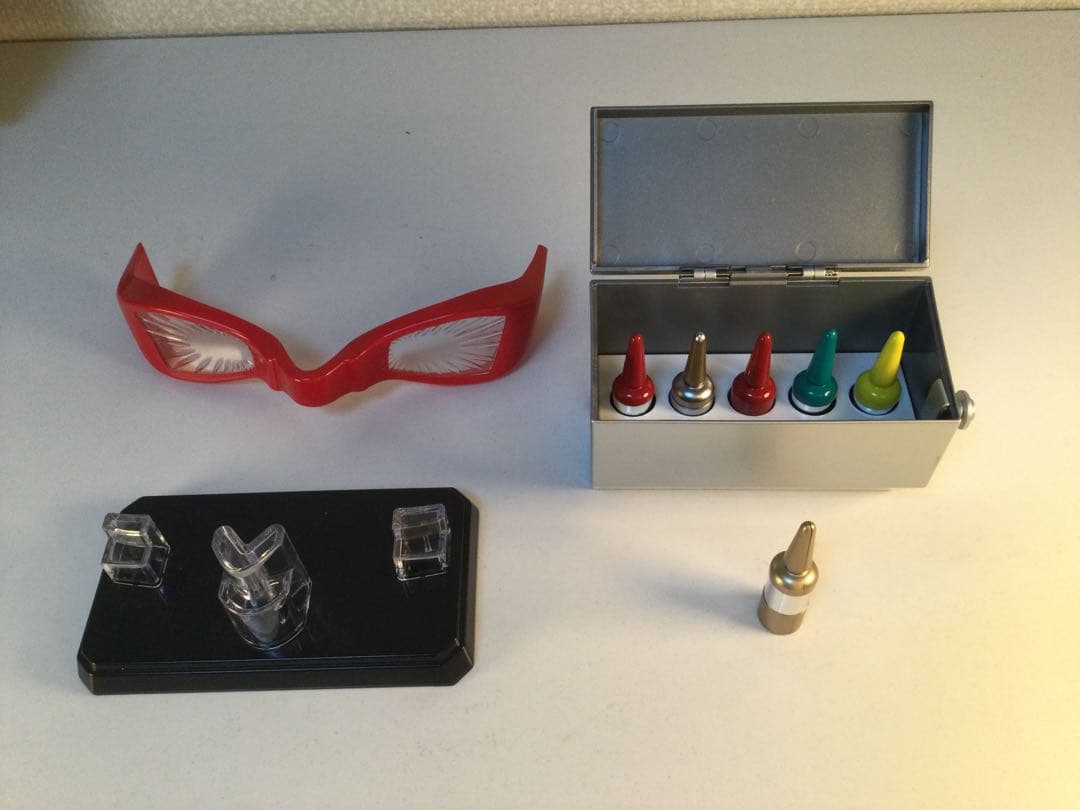 【ウルトラセブン】直筆サイン & ウルトラアイセット ＆ HGフィギュア