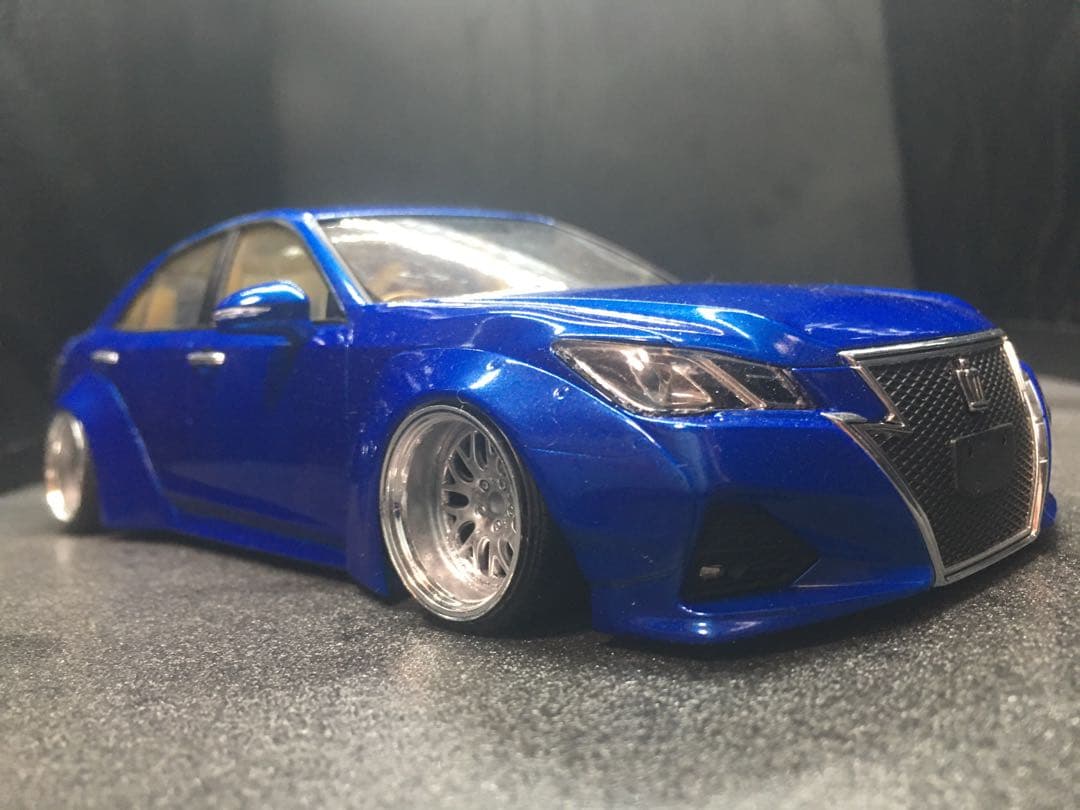 旧車VIPカープラモデル完成品アオシ210クラウンアスリート後期1／24