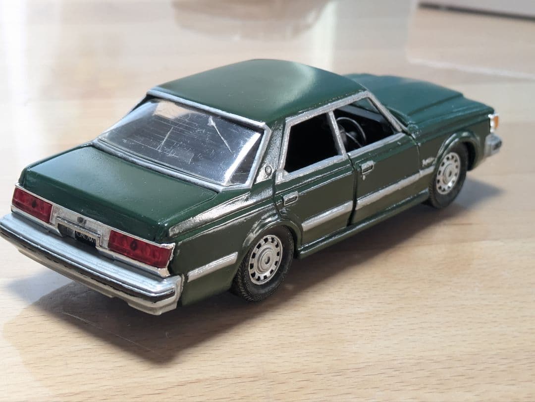 ヴィギナー　パトカー→セダン