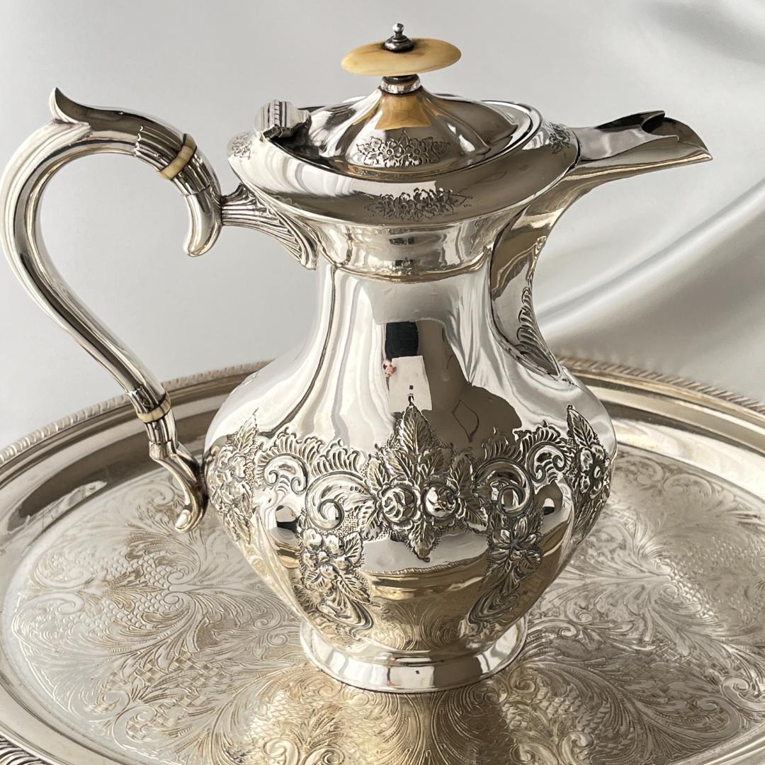 【Pinder Brothers】 ローズのジャグ 薔薇のレリーフ