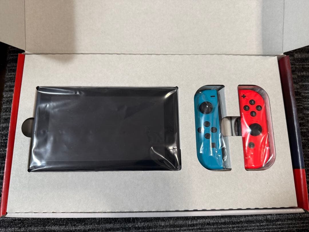 【美品】Nintendo Switch 本体＋ソフト2本＋アクセサリーセット