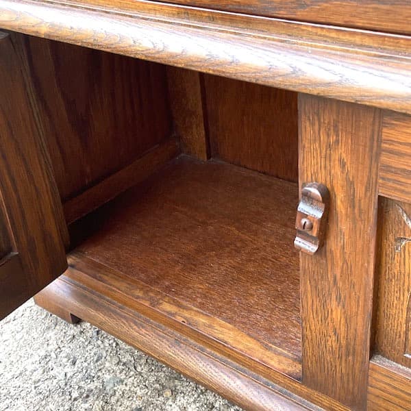 イギリスアンティーク　ガラスサイドボード　食器棚　無垢材　キャビネット　木良久