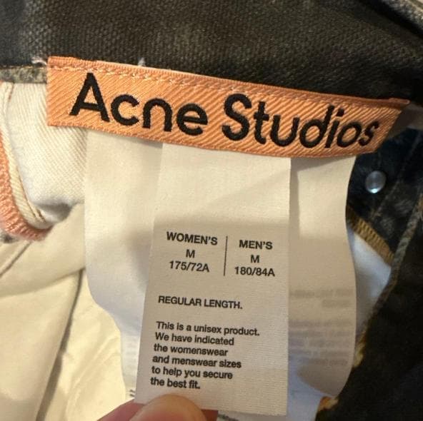 ARC'TERYXマウンテンパーカーMサイズホワイトシンプルでスタイリッシュ