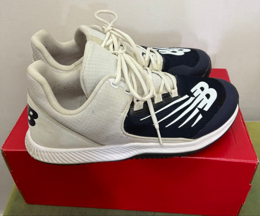 バ*ン様 New Balance トレーニングシューズ ネイビー/ホワイト　人気