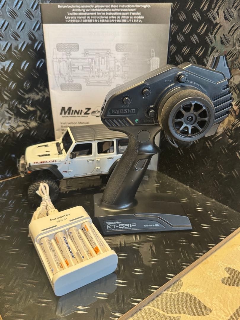 ミニッツ 4×4 ジープ　ラングラー　アンリミテッド　ルピコン　充電電池付き