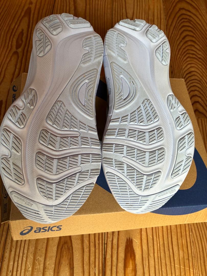 アシックス　GEL KAYANO 32