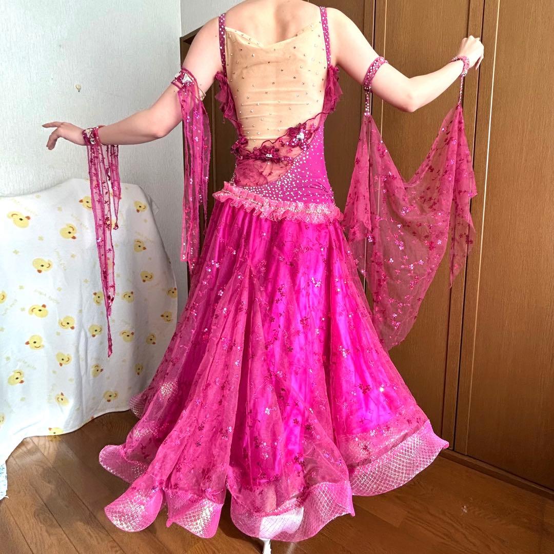 【華やか】フューシャピンク 豪華ストーン　クリスアン　社交ダンス　最終お値下げ