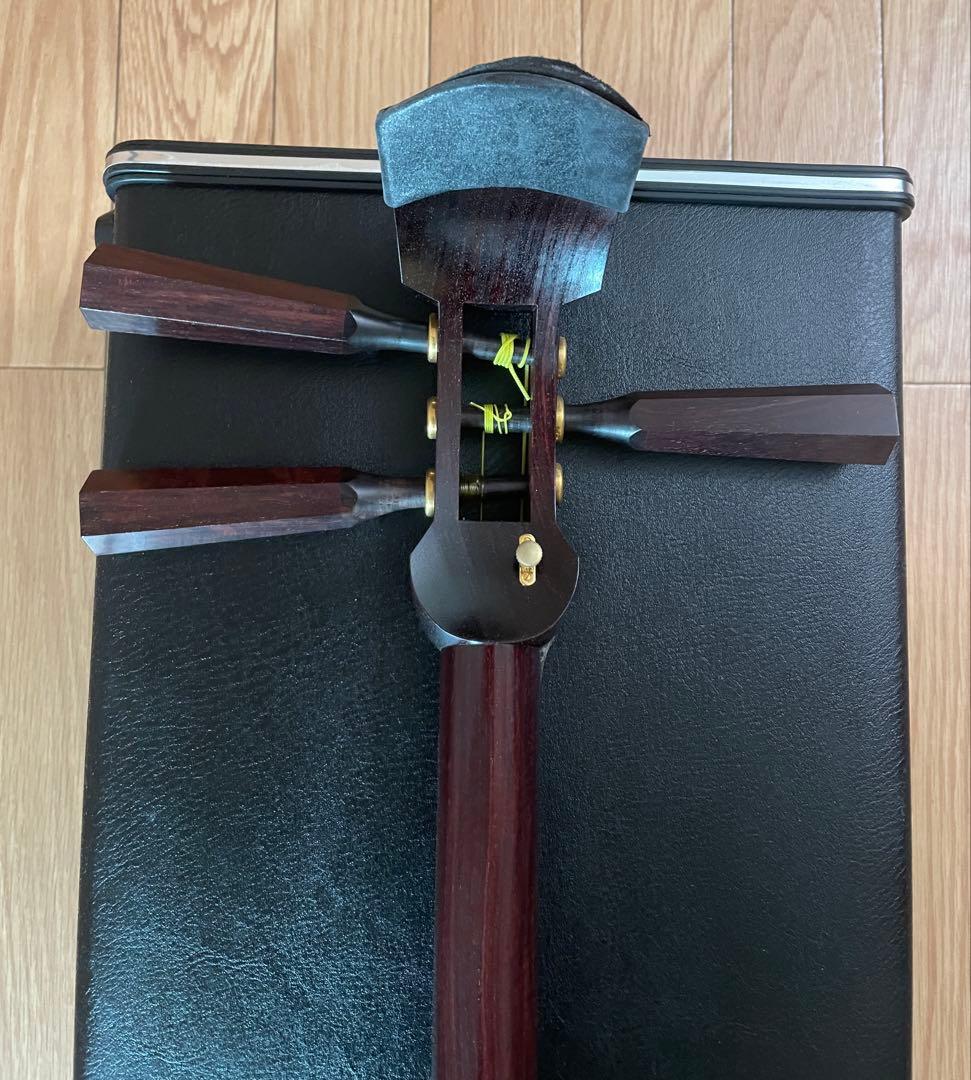 津軽三味線 紅木 全長101cm 棹3.3 撥・ケースなど付属品付　たのメル便