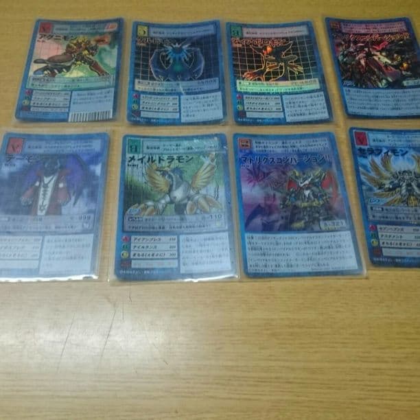 ファミコンと64とデジモンカードです