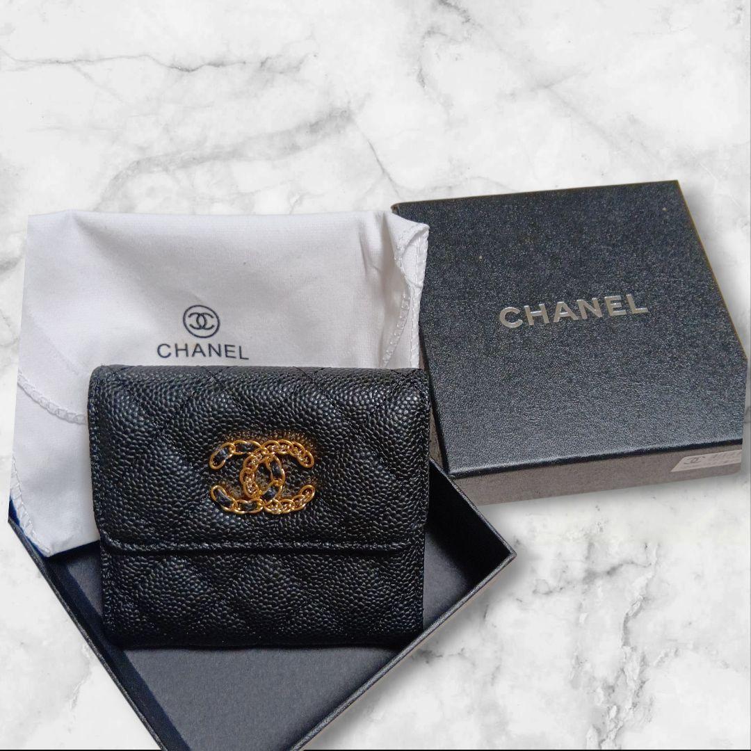 CHANEL 二つ折り財布　ノベルティ