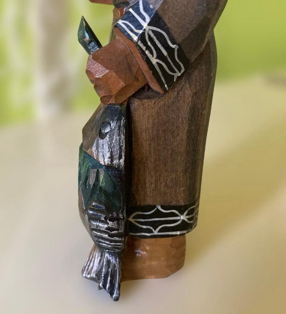 木彫り 農民美術 木端人形 アイヌ 夫婦 小熊 鮭　2体セット