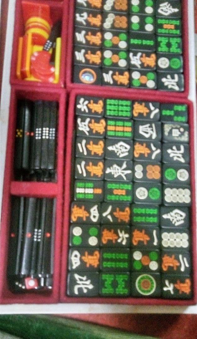 自動仕様麻雀牌セット 黒・緑・オレンジ デザイン（美品）