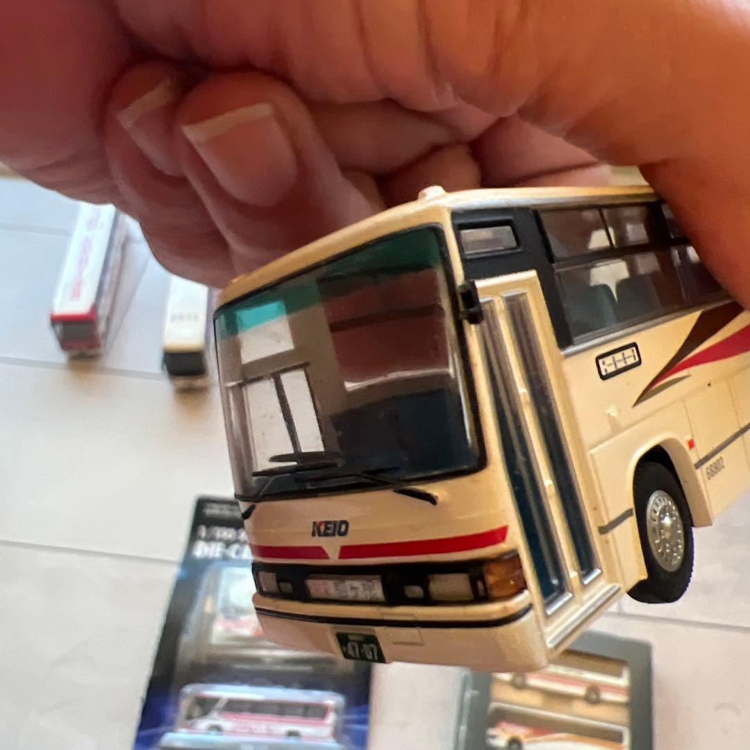 バスの模型です15個