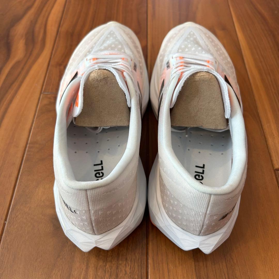 【美品】ニューバランス FuelCell Rebel v4 28.5cm