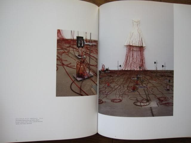 塩田千春　Chiharu Shiota