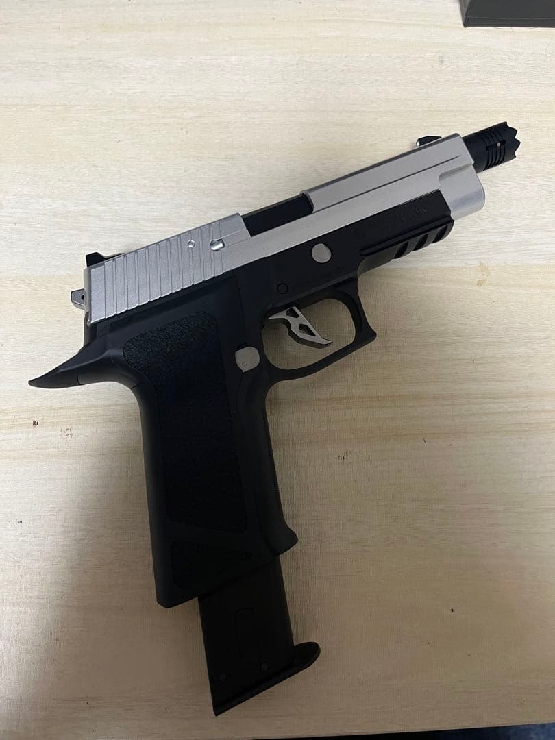 BIOHAZARD東京マルイ Sentinel Nine ガスブローバック