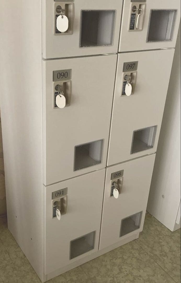 多人数ロッカー　鍵付きロッカー　シューズロッカー　14人用　番号付き