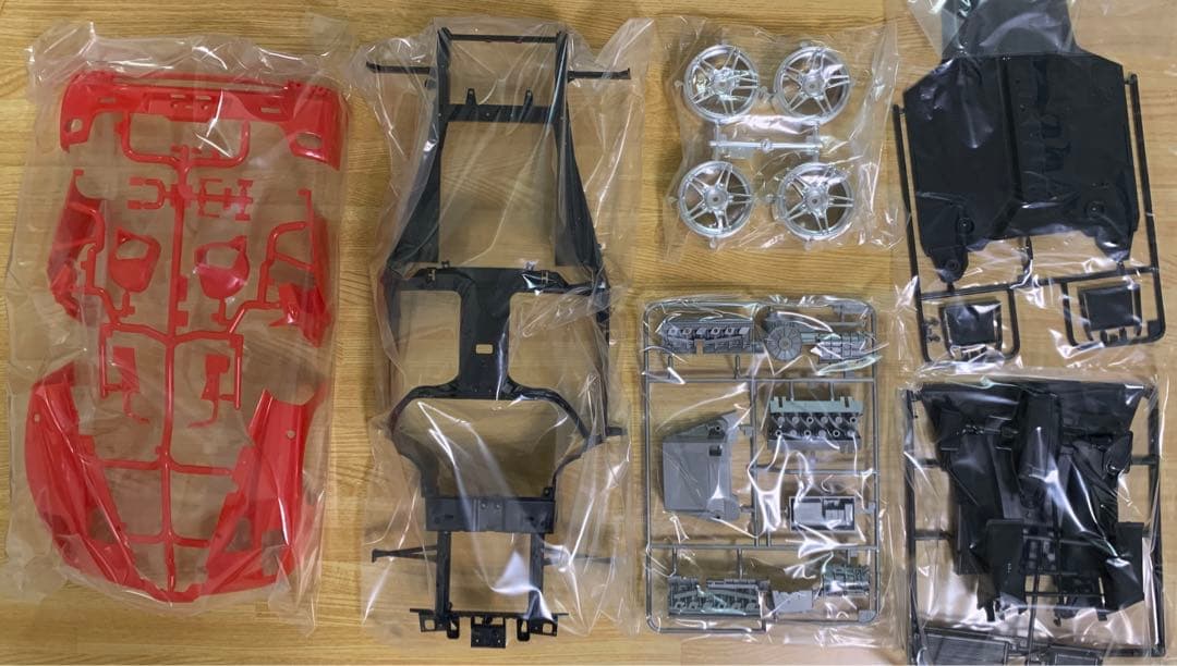 自動車 TAMIYA  ENZO FERRARI