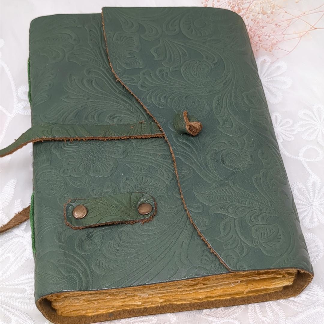 インドのアンティーク雑貨✨魔法のジャーナル✨天然レザー製／ノート／ヴィンテージ