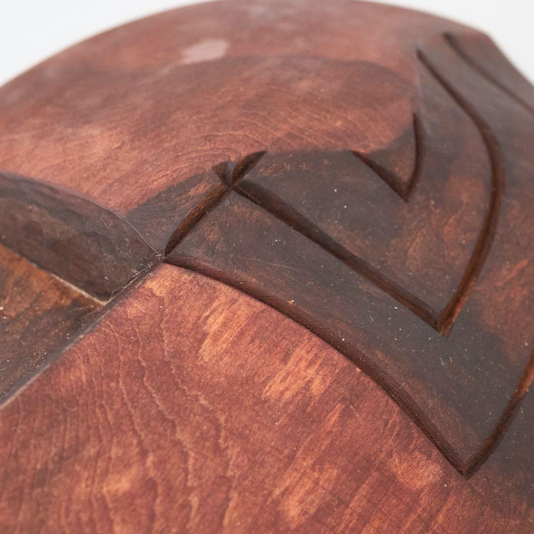 ネイティブカナディアンの面　ウッドカービング