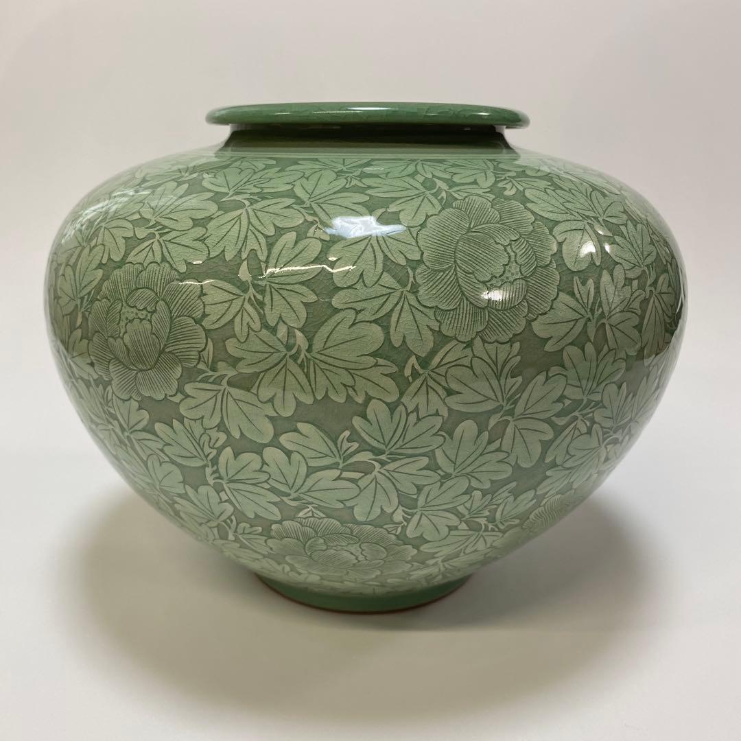 韓国 高麗 青磁 壺 搔き落とし 牡丹 1点 韓国 東谷窯 金正黙