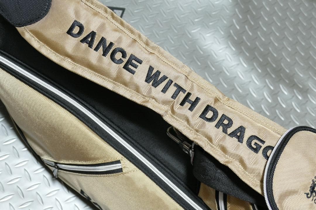★新品★ダンスウィズドラゴン★SUNDAY7.0型スタンドバッグ★BE