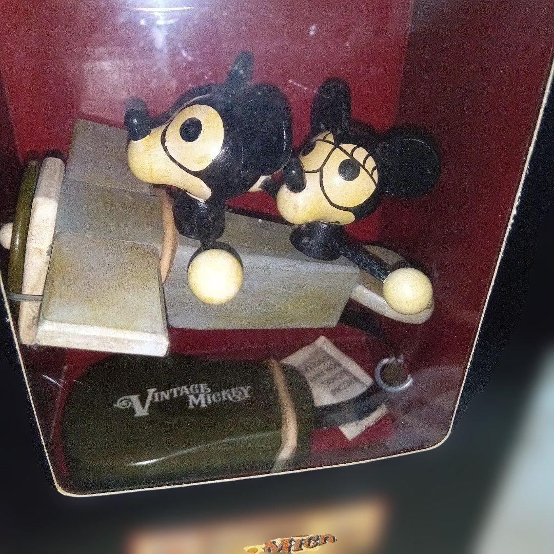 東京ディズニーシー　Vintage Mickey 木製レトロフィギュア