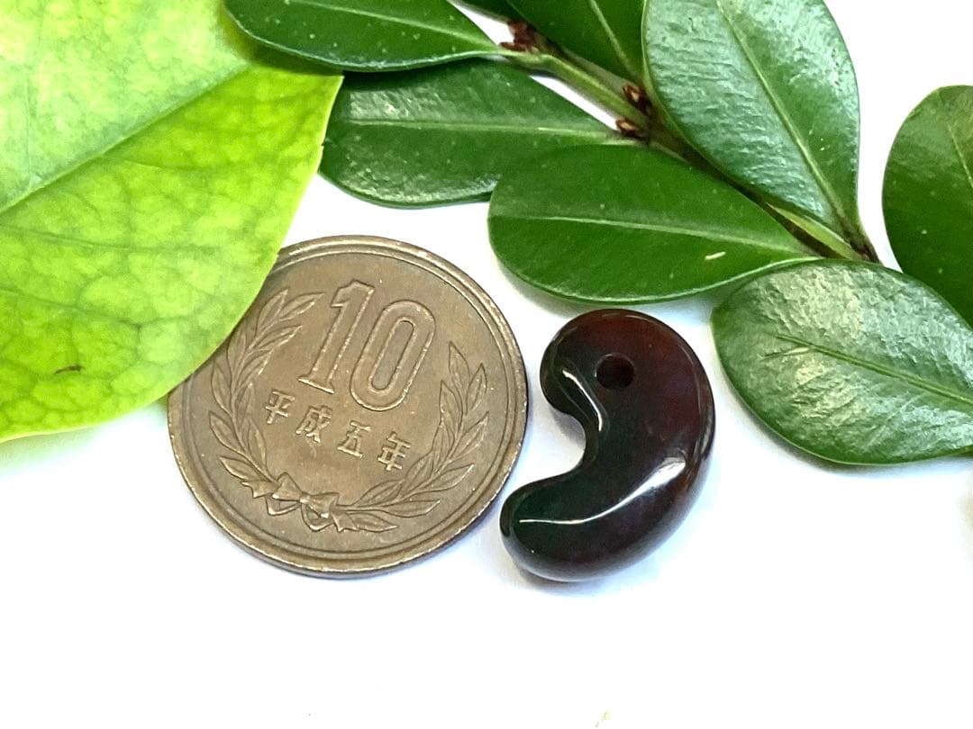 50年前の伊勢青石 コレクション　赤茶【ヘマタイト】　レア勾玉鑑別書無しの安価‼️