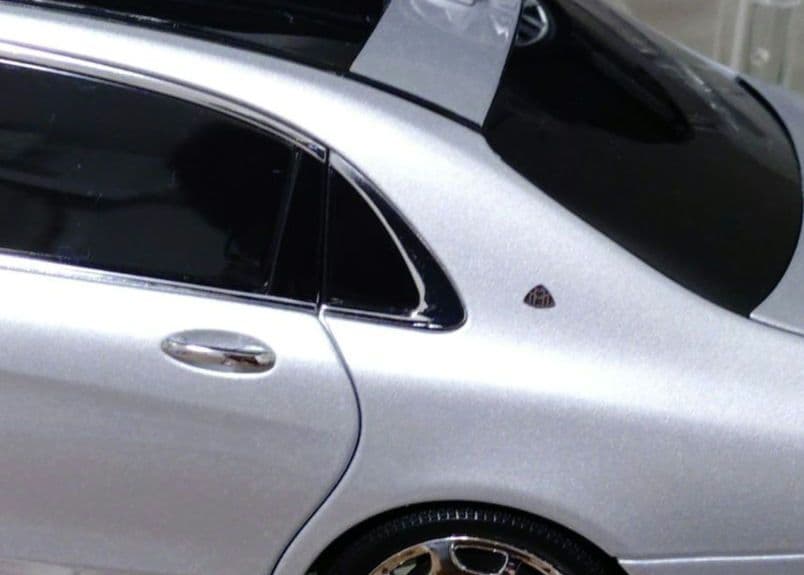Almost Real 1/18 マイバッハ S600 オールモストリアル