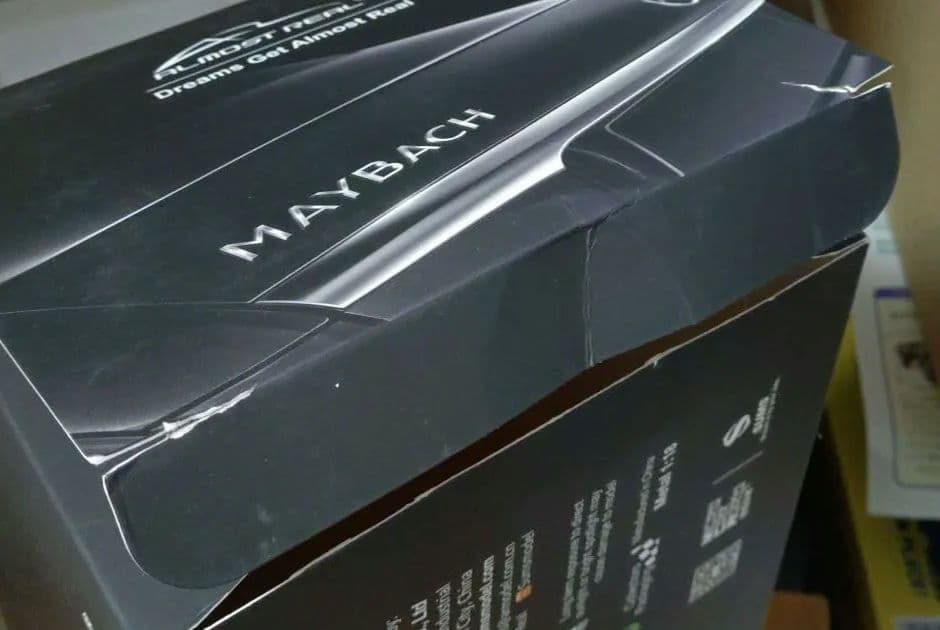 Almost Real 1/18 マイバッハ S600 オールモストリアル