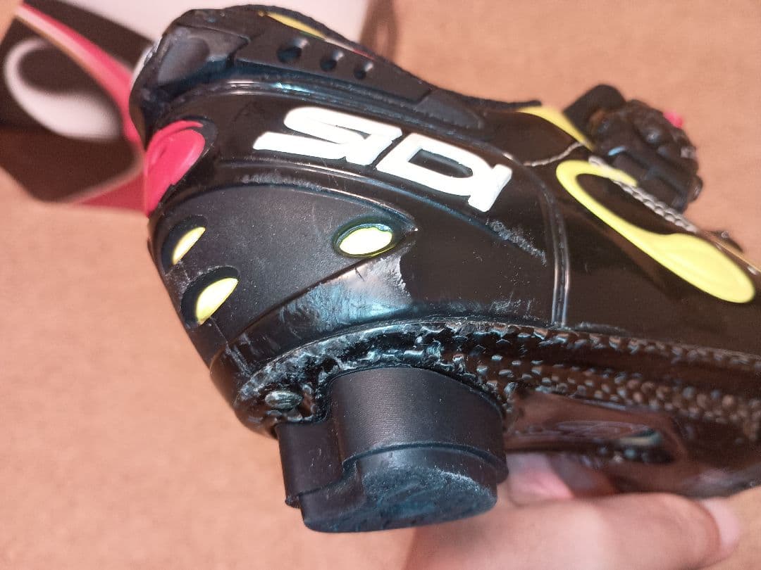 ウェア SCARPE WIRE CARBON VERNICI