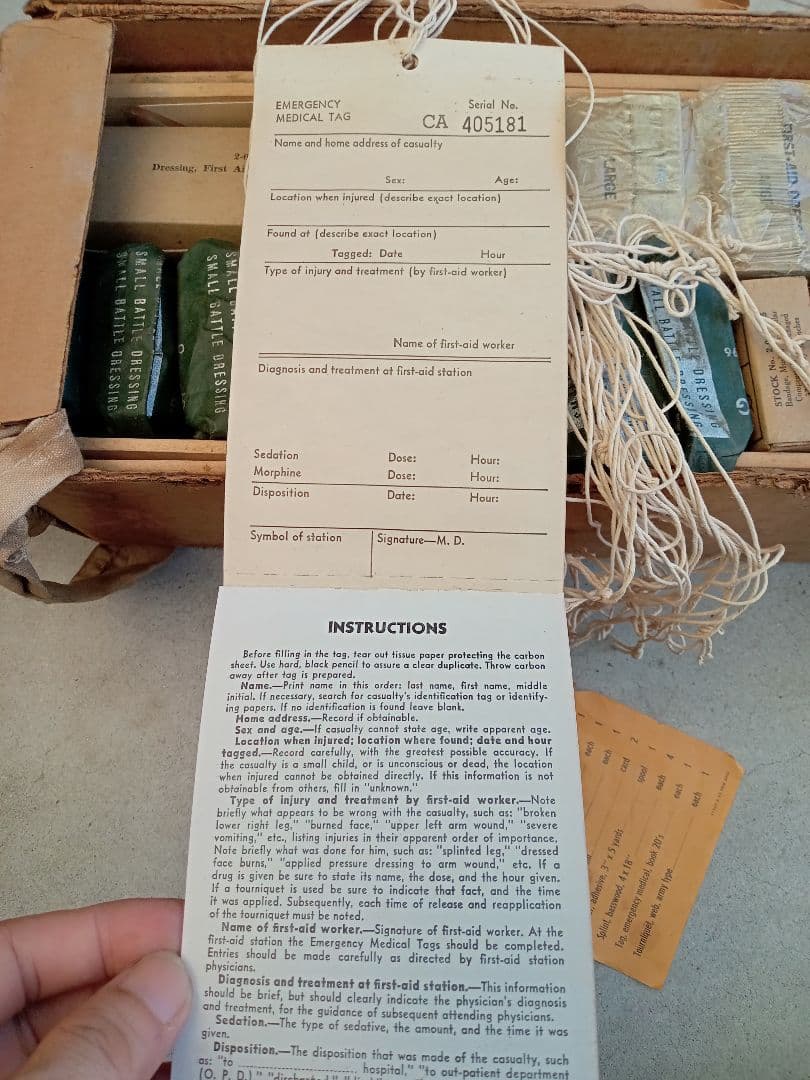 カリフォルニア州　救急キット　1940年代　第二次世界大戦　米軍