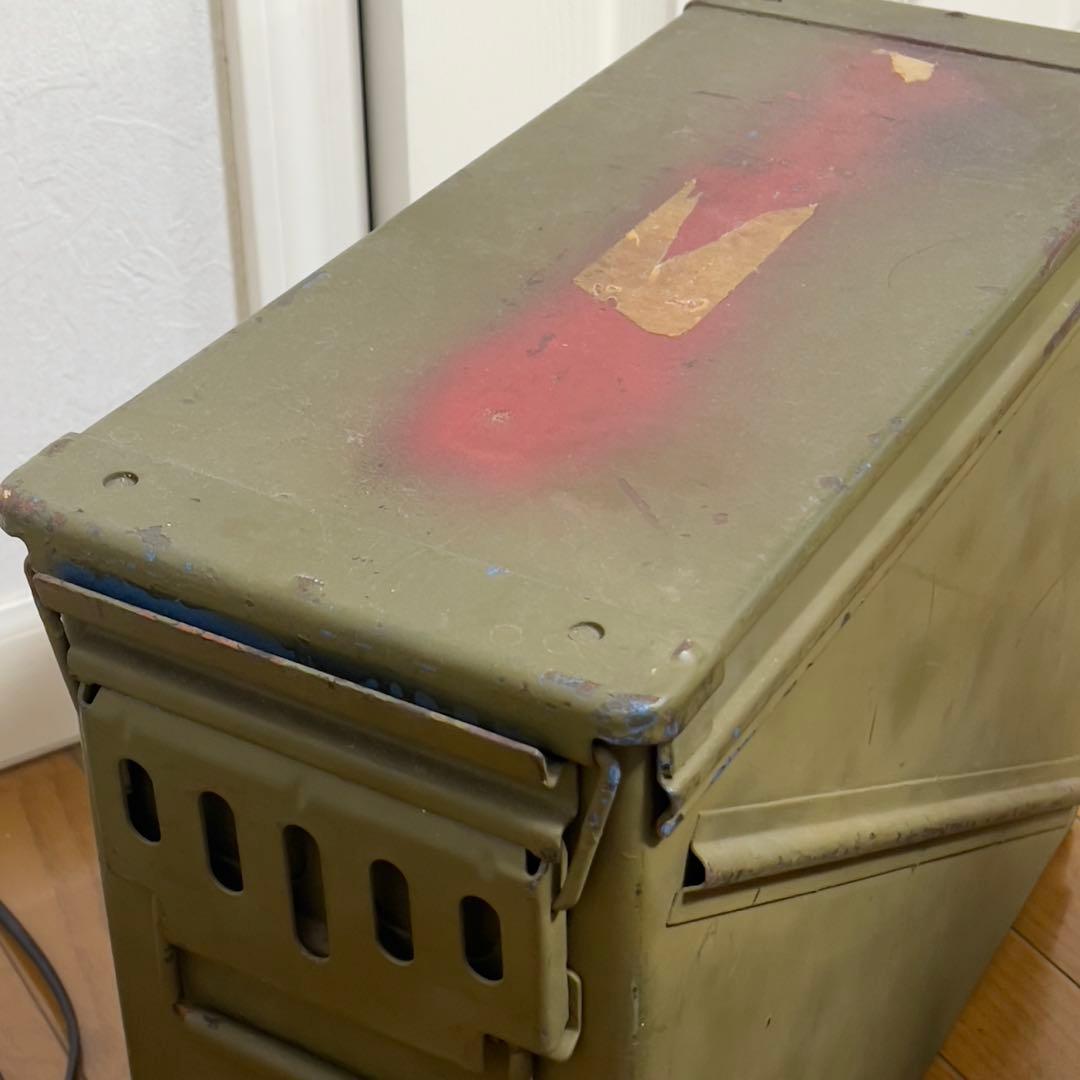 アンモボックス本物　米軍基地より重機関銃弾薬入れ　大サイズ